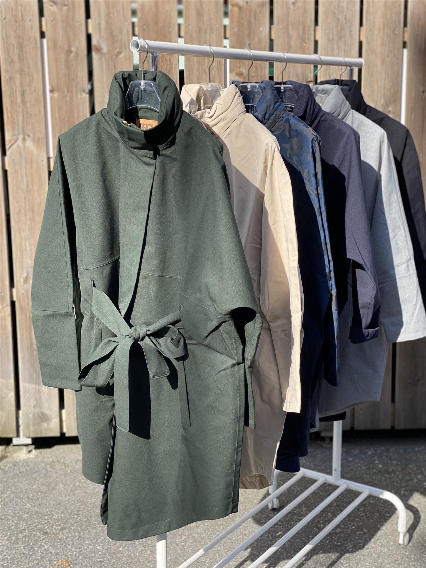 Bris Poncho Rosin Dark Green