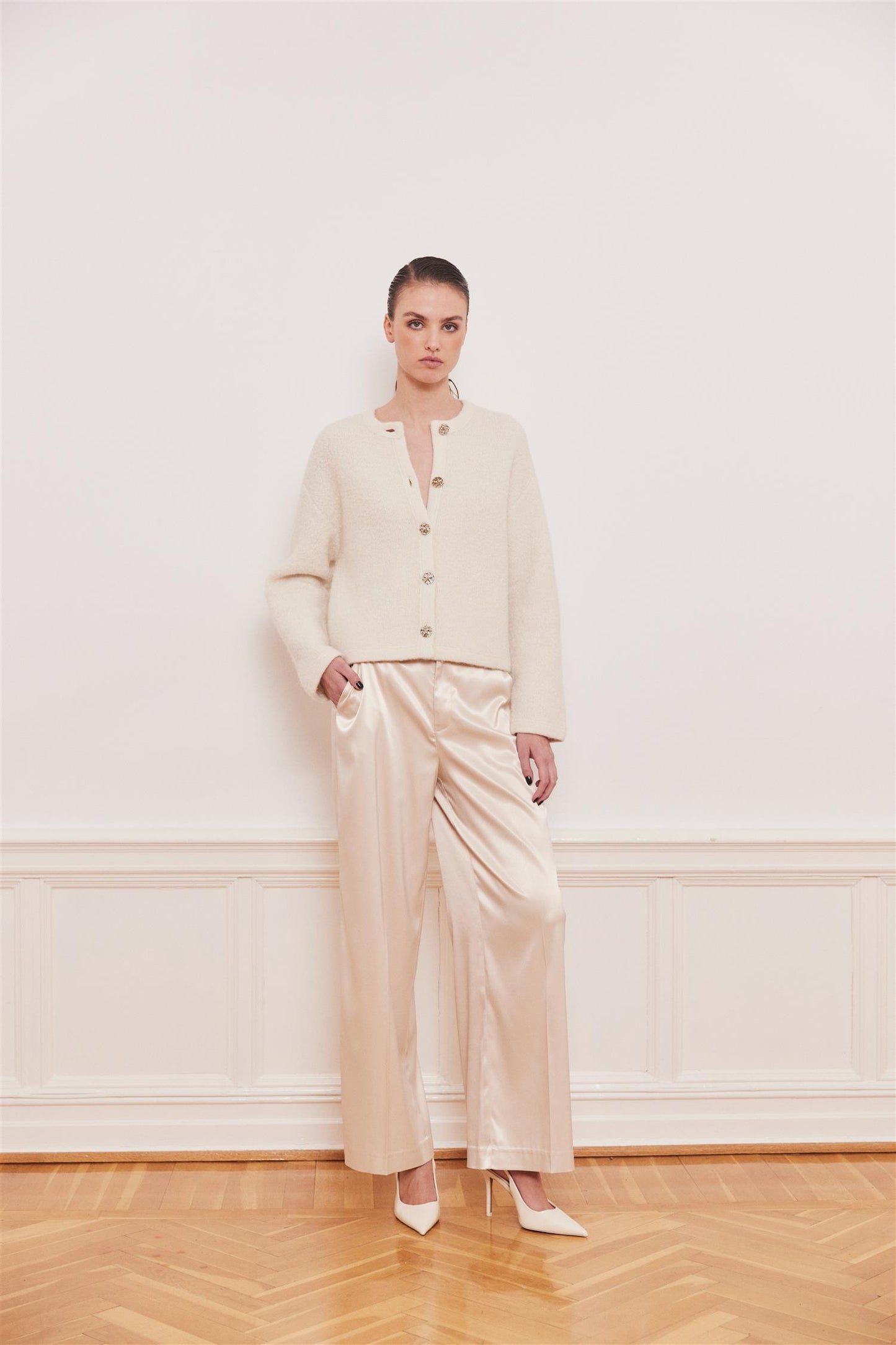 Reign Satin Tailored Extra Wide