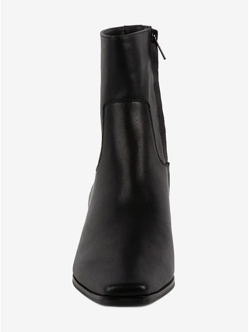 Dusty - Black Leather