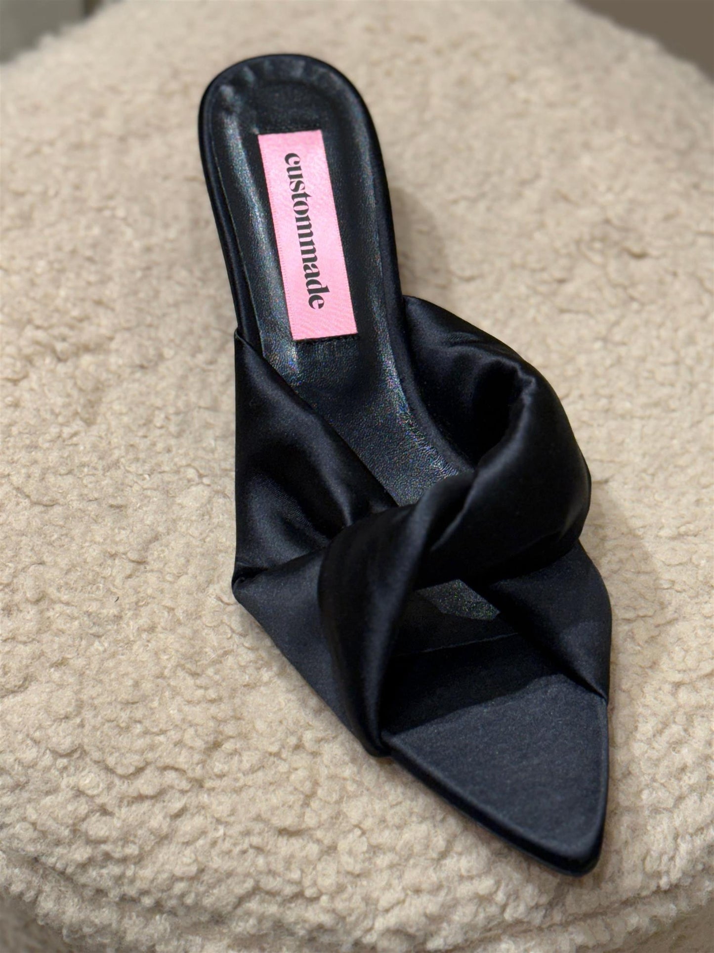 Alia Satin Black