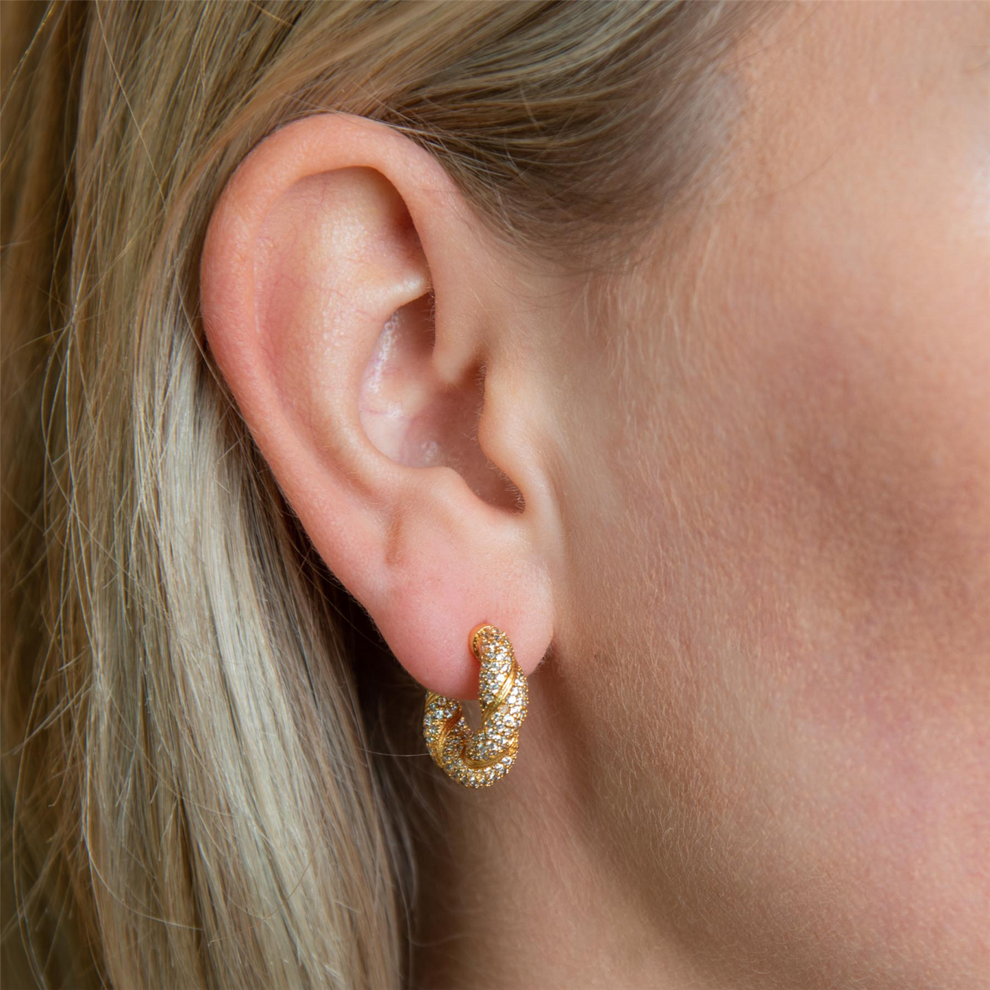 Twisted chunky hoops white