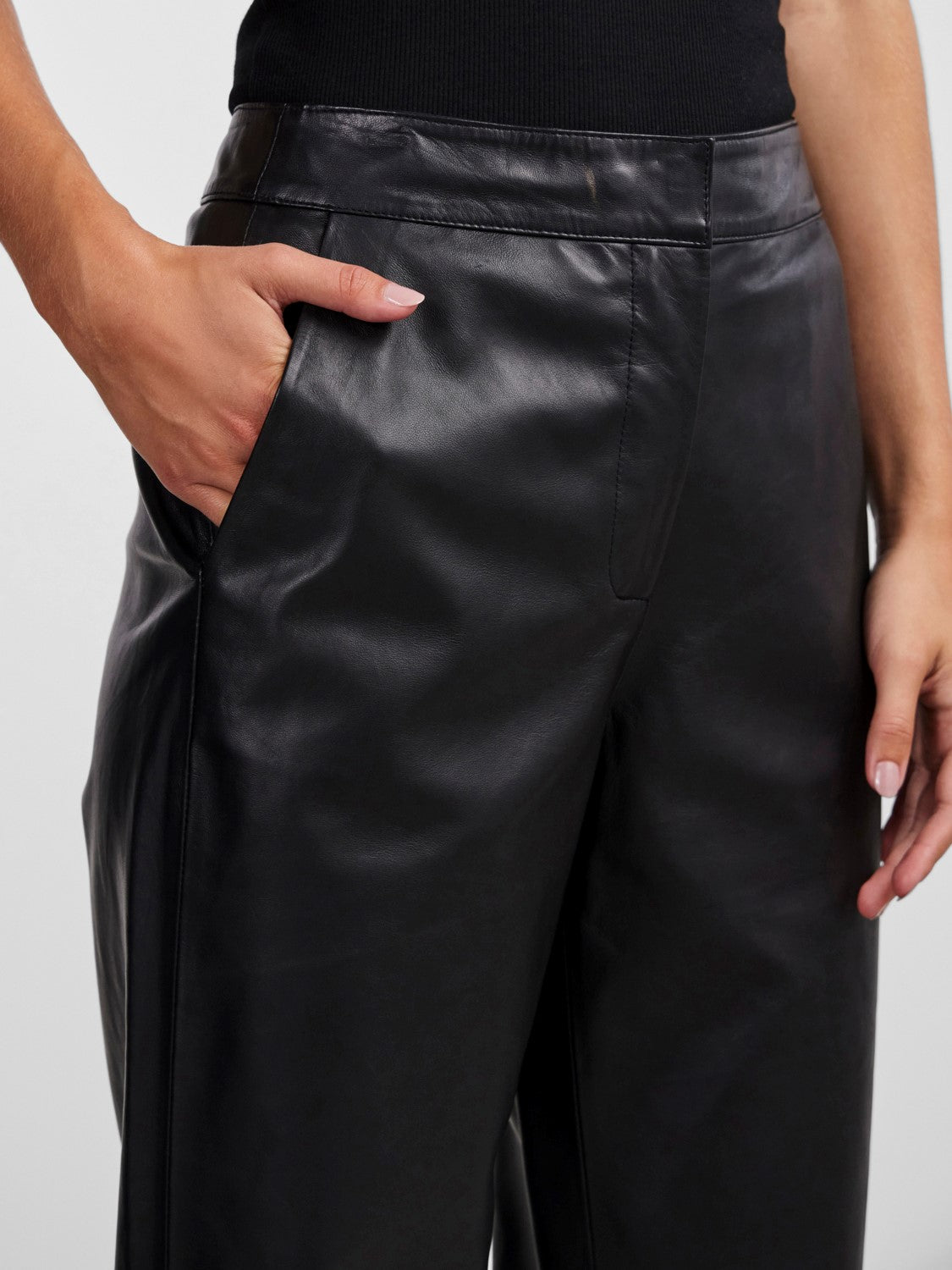 YASLINE HMW LEATHER PANT Black