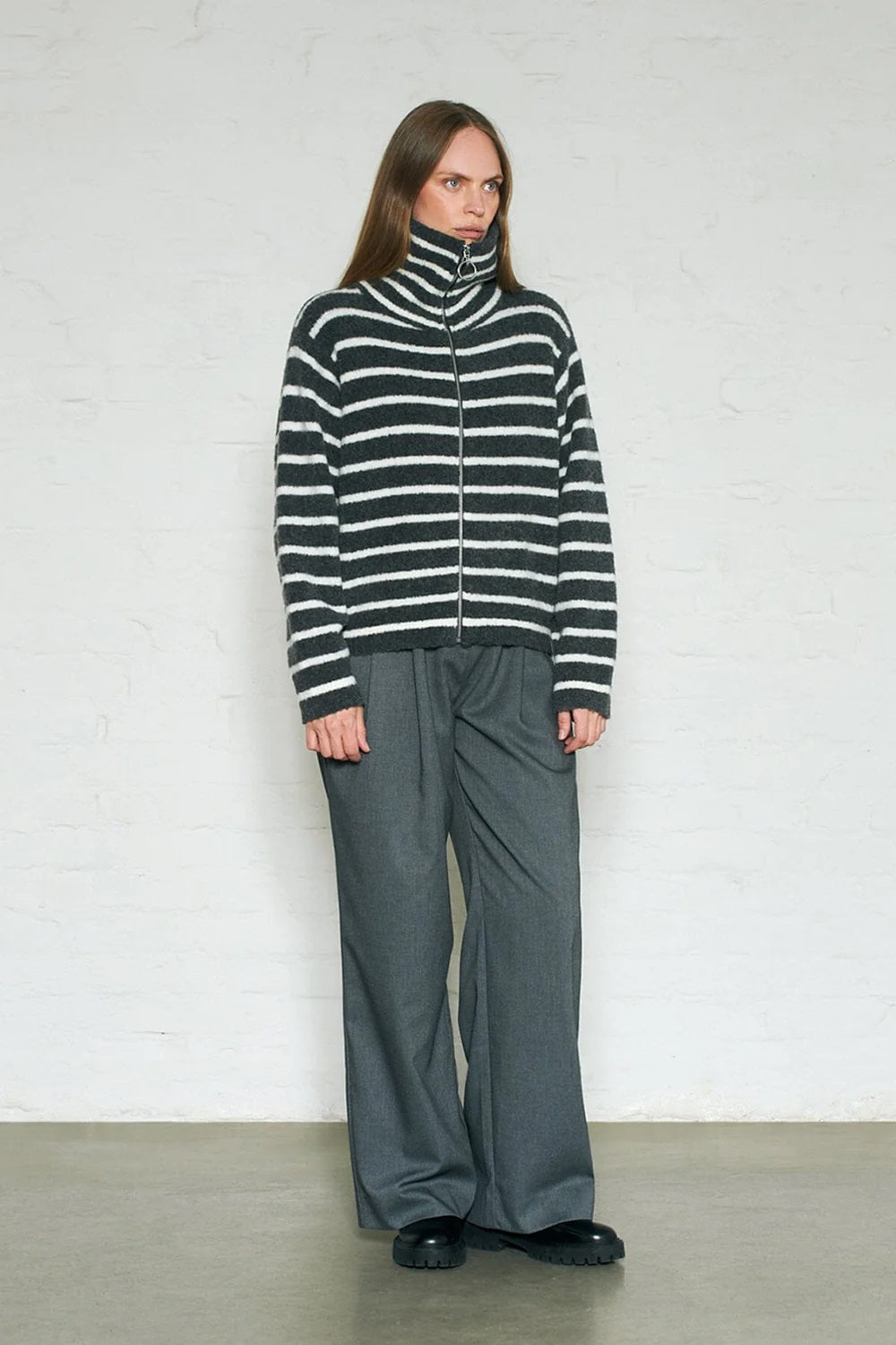 James Stripe Dk Grey/Offwhite