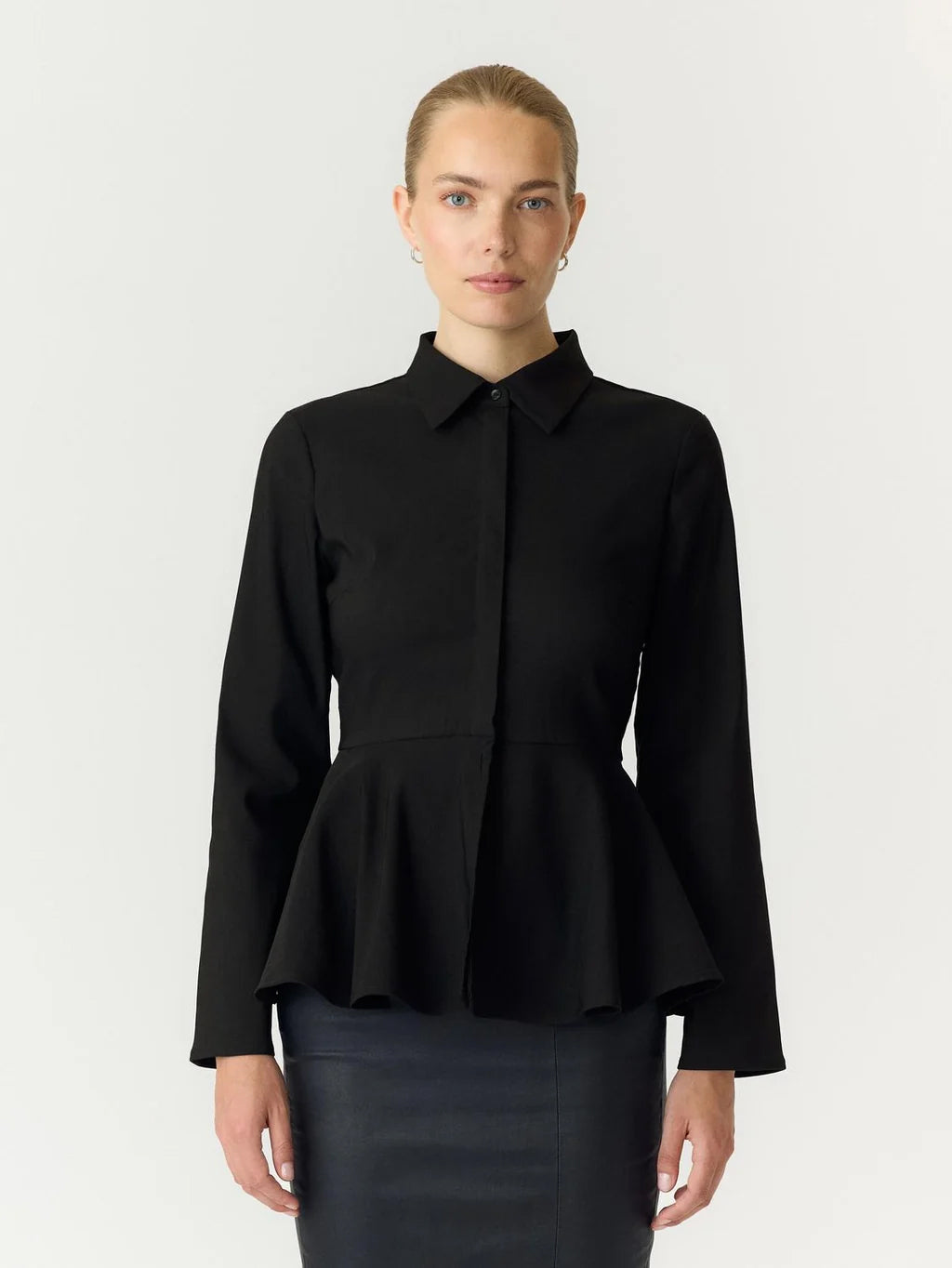YasPepa Shirt - Black
