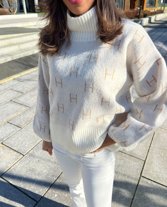 Fam Sweater Short