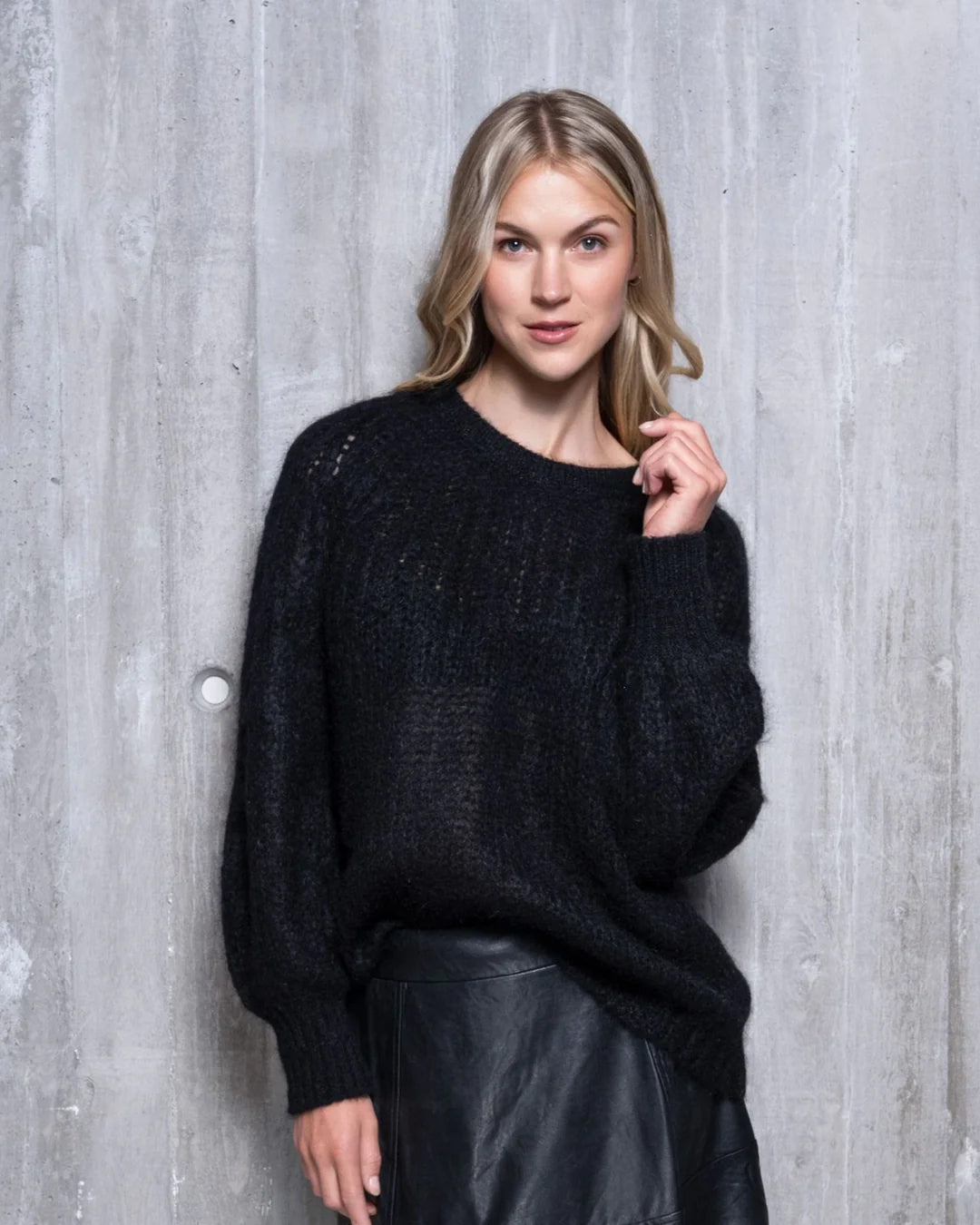 Nadine Bow Sweater black