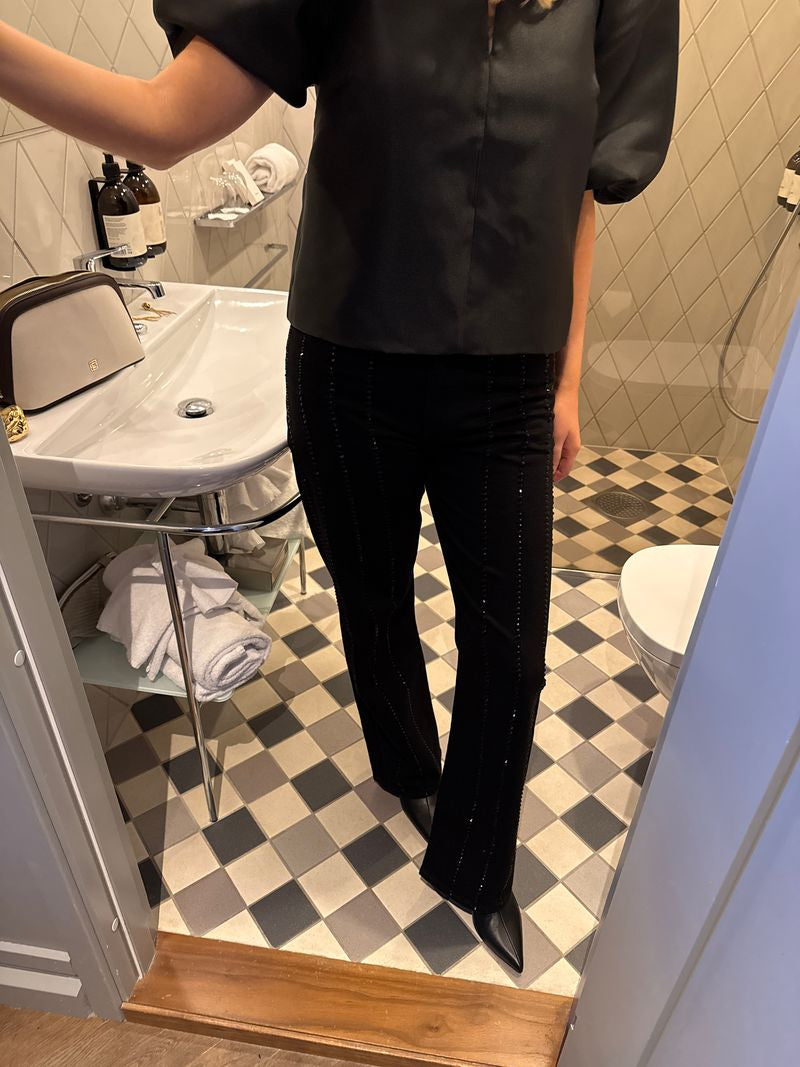 Luca Embellished Sort Med Strass