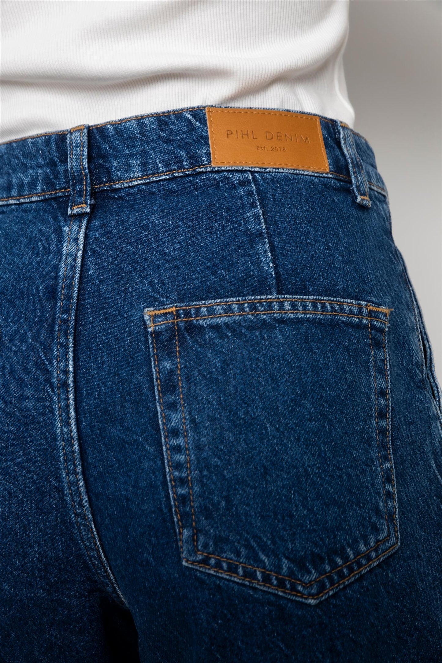 Jason Shorts - Washed Dark Blue