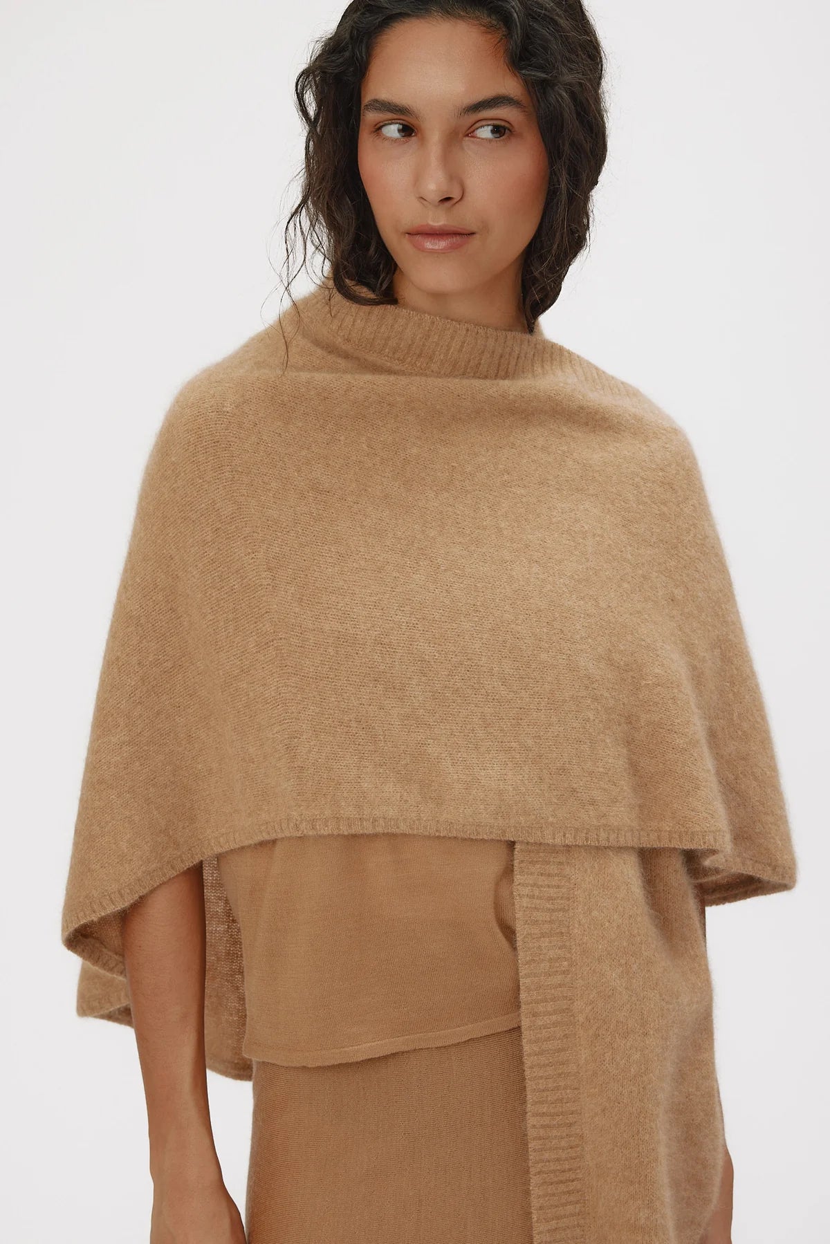 Sanne Poncho - Creme Brulee Beige