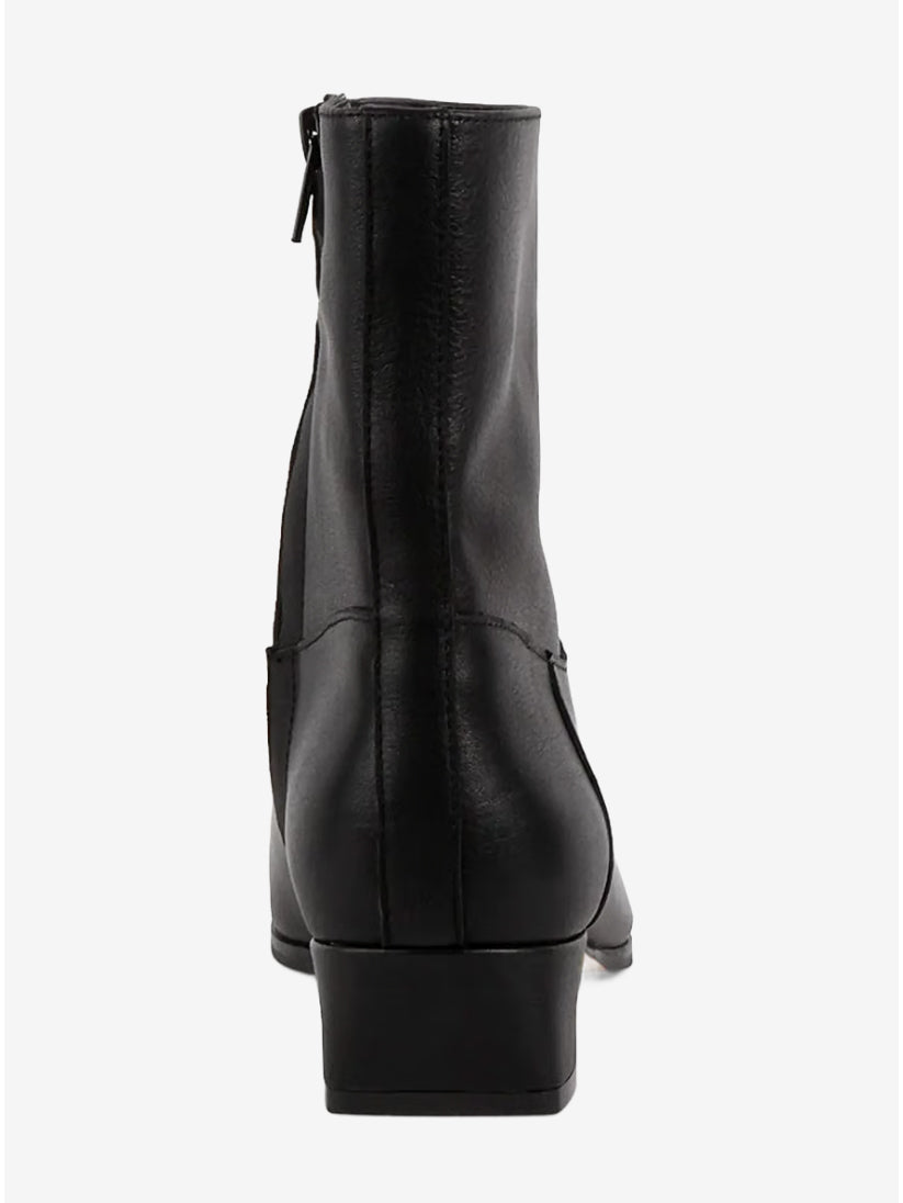 Dusty - Black Leather