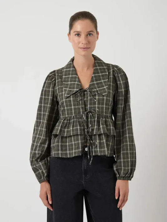 YASCinna LS Tie Top