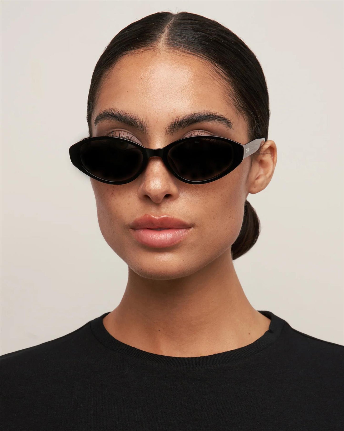 Ivy Black/Smoke