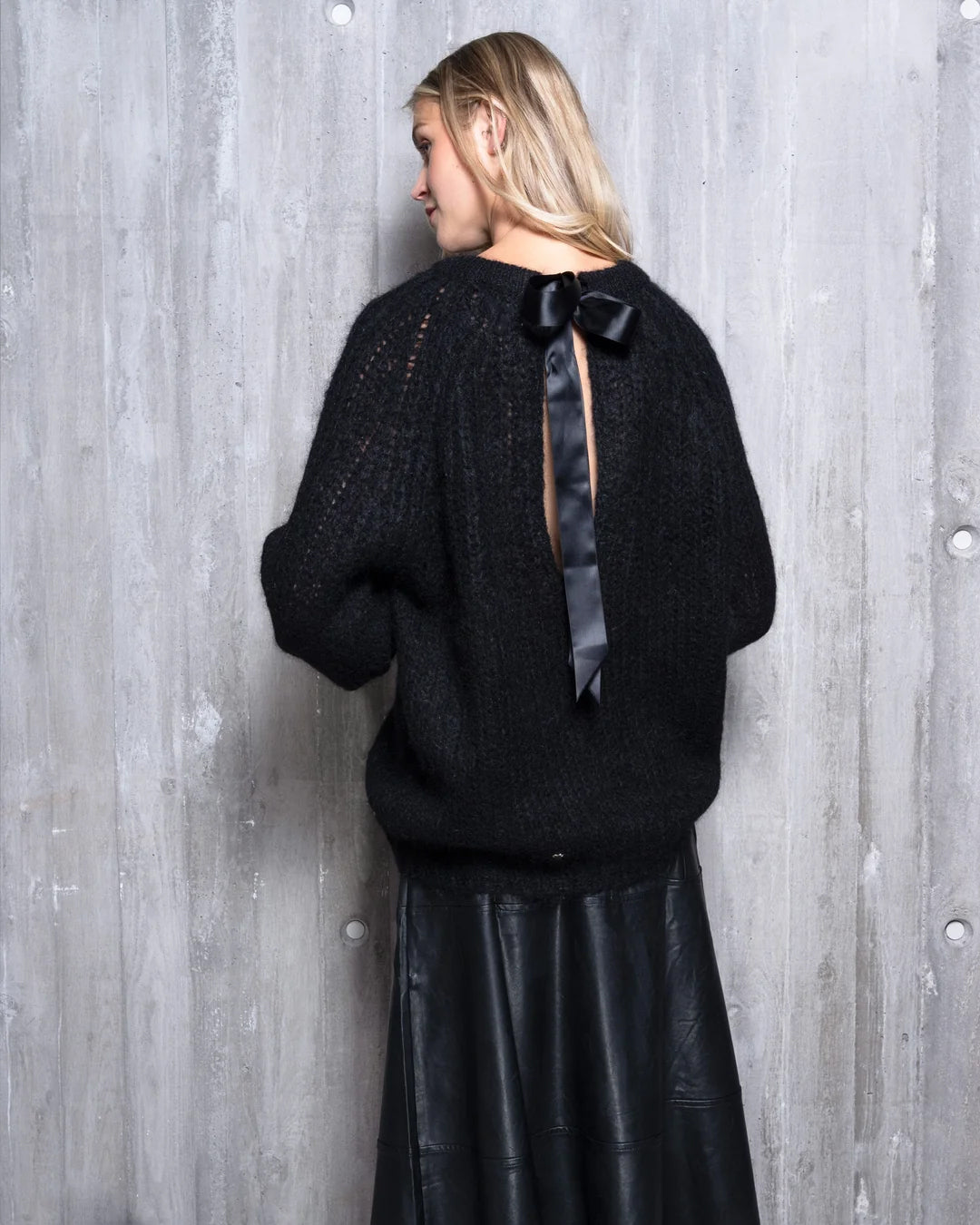 Nadine Bow Sweater black