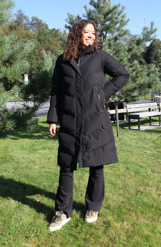 Naemi Taslan Black